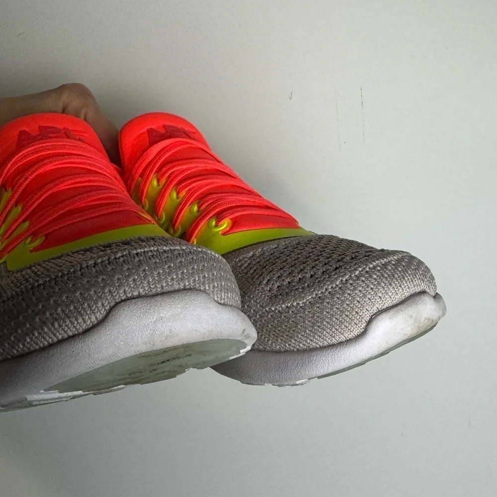 APL Techloom Tracer Magma Energy Clay Women’s 8